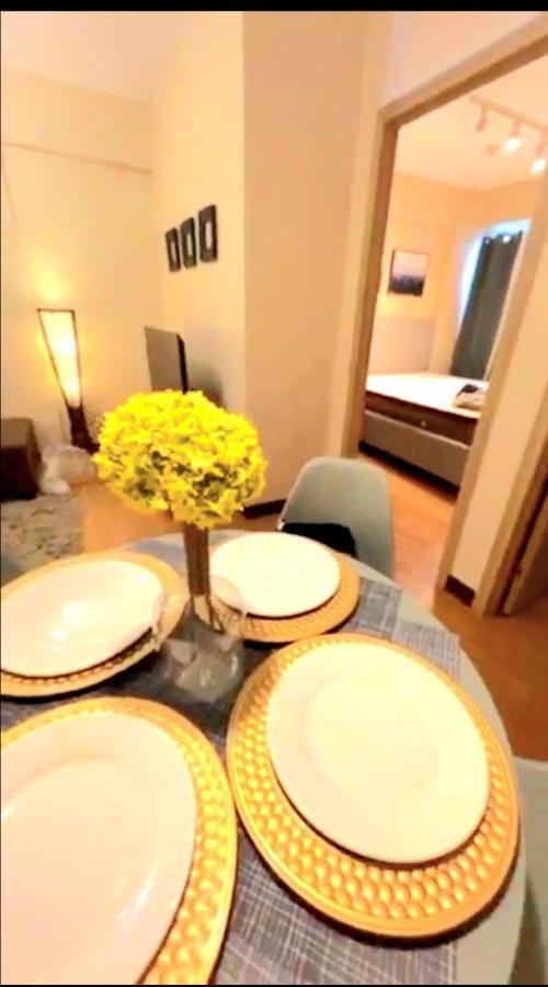 The Lancris Residences, 2 Bedrooms, 1 Bathroom, Living-Room, Kitchen & Pool Is Free Paranaque City Ngoại thất bức ảnh