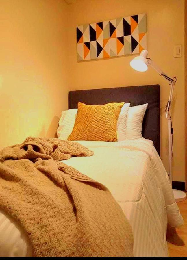 The Lancris Residences, 2 Bedrooms, 1 Bathroom, Living-Room, Kitchen & Pool Is Free Paranaque City Ngoại thất bức ảnh