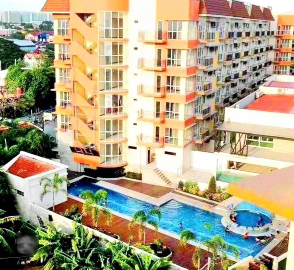 The Lancris Residences, 2 Bedrooms, 1 Bathroom, Living-Room, Kitchen & Pool Is Free Paranaque City Ngoại thất bức ảnh