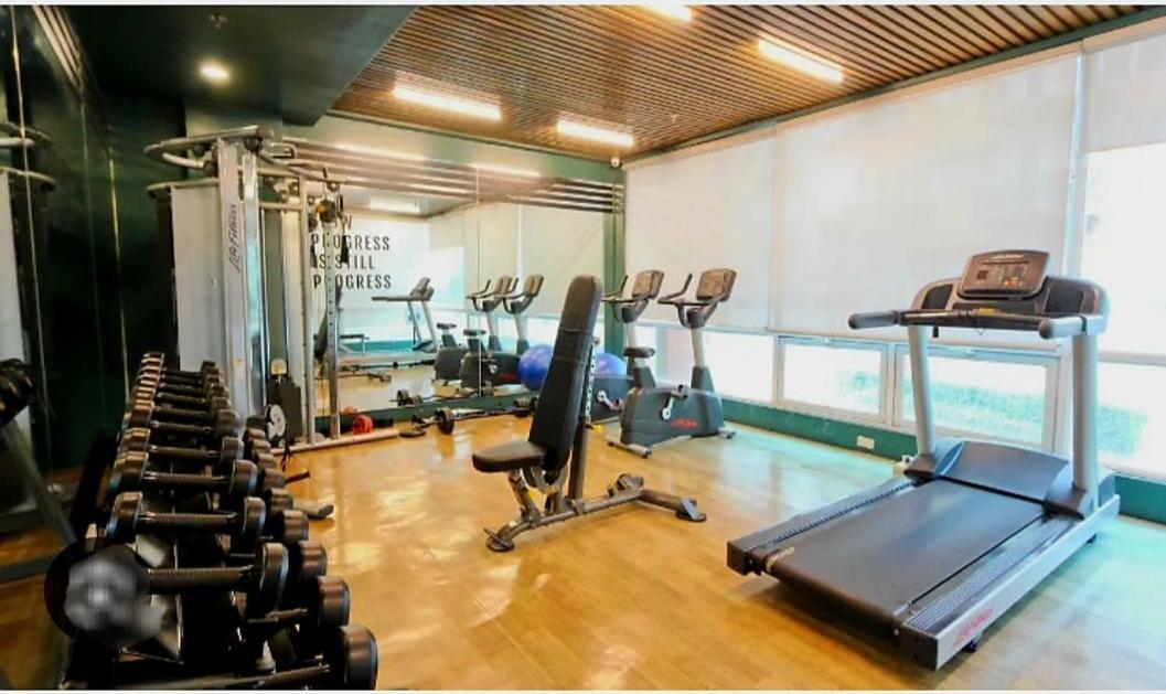 The Lancris Residences, 2 Bedrooms, 1 Bathroom, Living-Room, Kitchen & Pool Is Free Paranaque City Ngoại thất bức ảnh